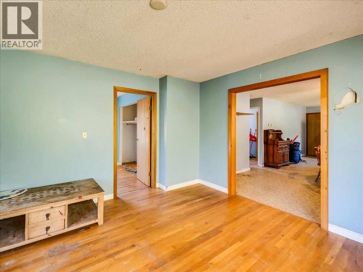 3168 Pass Creek Road, Crescent Valley, British Columbia  V0G 1H0 - Photo 12 - 10401618