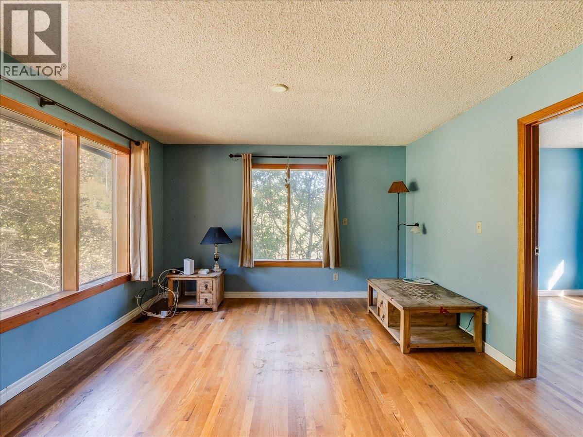 3168 Pass Creek Road, Crescent Valley, British Columbia  V0G 1H0 - Photo 14 - 10401618