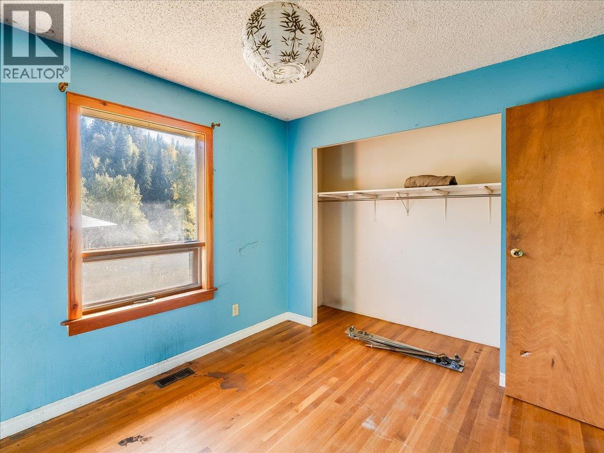 3168 Pass Creek Road, Crescent Valley, British Columbia  V0G 1H0 - Photo 15 - 10401618
