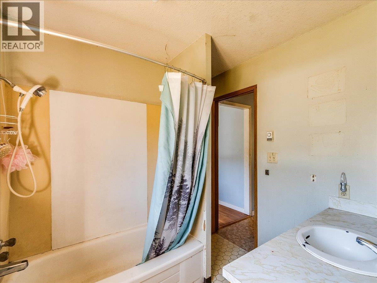 3168 Pass Creek Road, Crescent Valley, British Columbia  V0G 1H0 - Photo 19 - 10401618