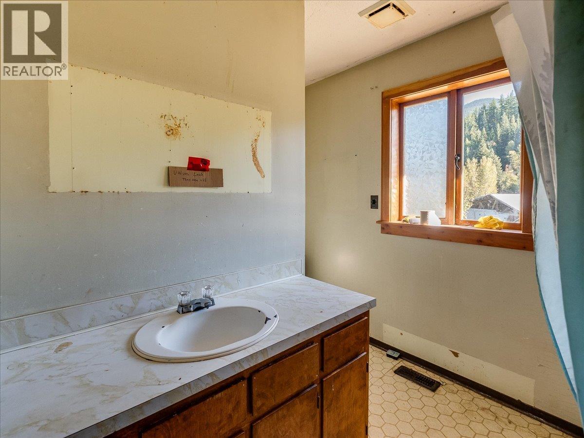 3168 Pass Creek Road, Crescent Valley, British Columbia  V0G 1H0 - Photo 22 - 10401618