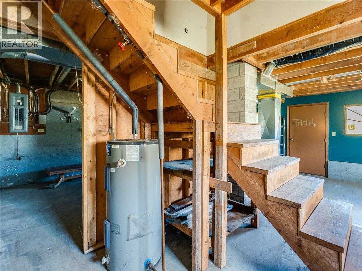 3168 Pass Creek Road, Crescent Valley, British Columbia  V0G 1H0 - Photo 23 - 10401618