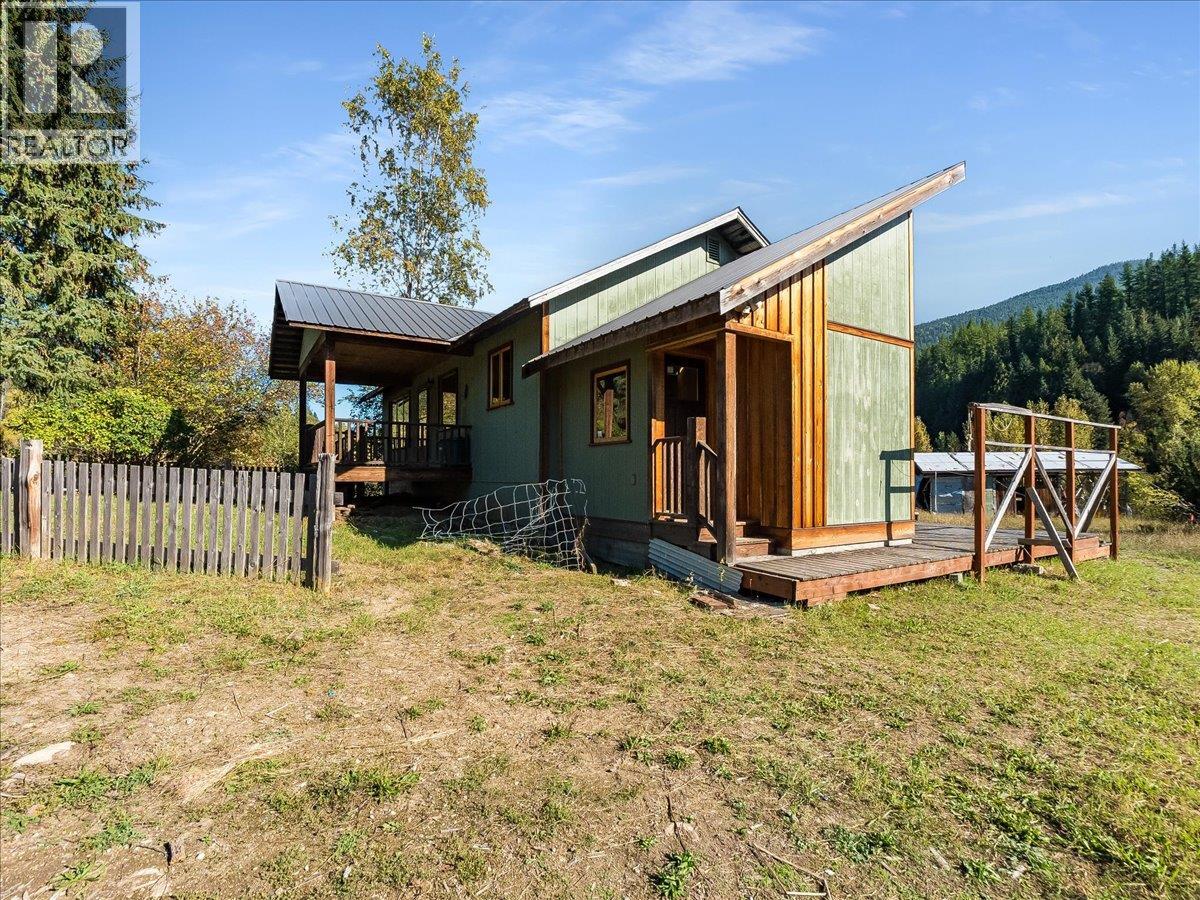 3168 Pass Creek Road, Crescent Valley, British Columbia  V0G 1H0 - Photo 49 - 10401618