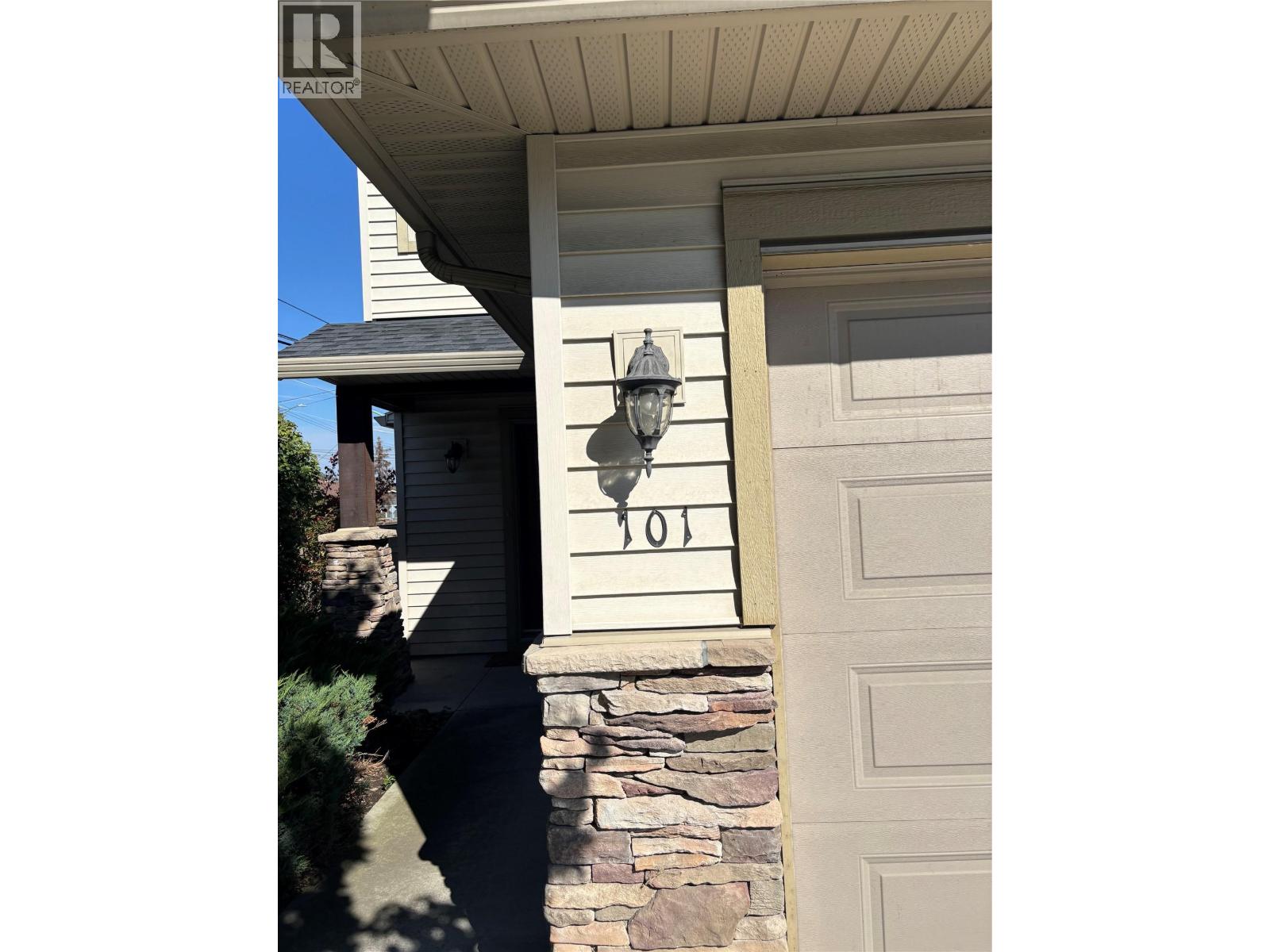 515 Gerstmar Road Unit# 101, Kelowna, British Columbia  V1X 4B3 - Photo 3 - 10401016
