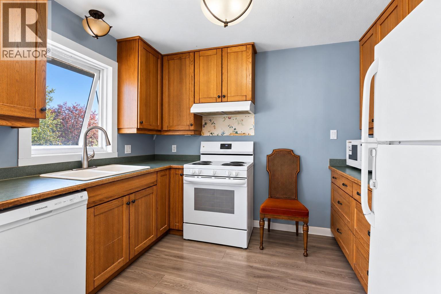749 Robson Drive, Kamloops, British Columbia  V2E 2G7 - Photo 8 - 10401588