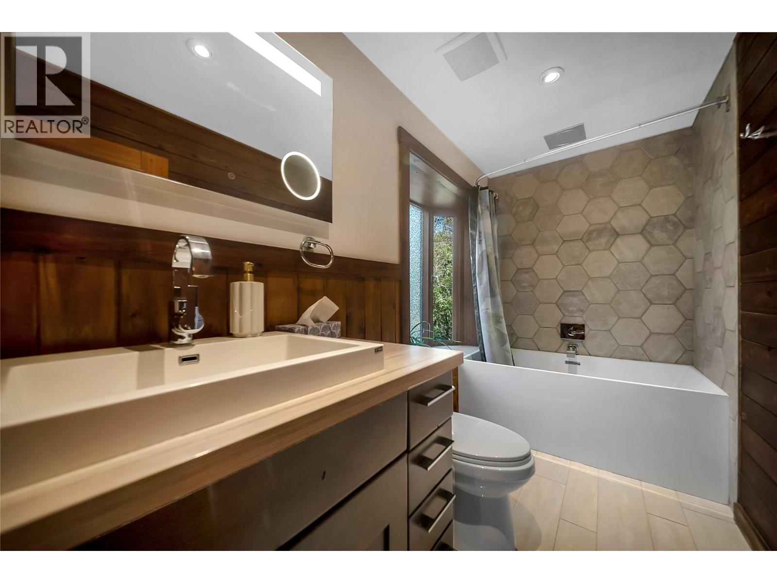 665 Udell Road, Vernon, British Columbia  V1H 2E3 - Photo 34 - 10401714