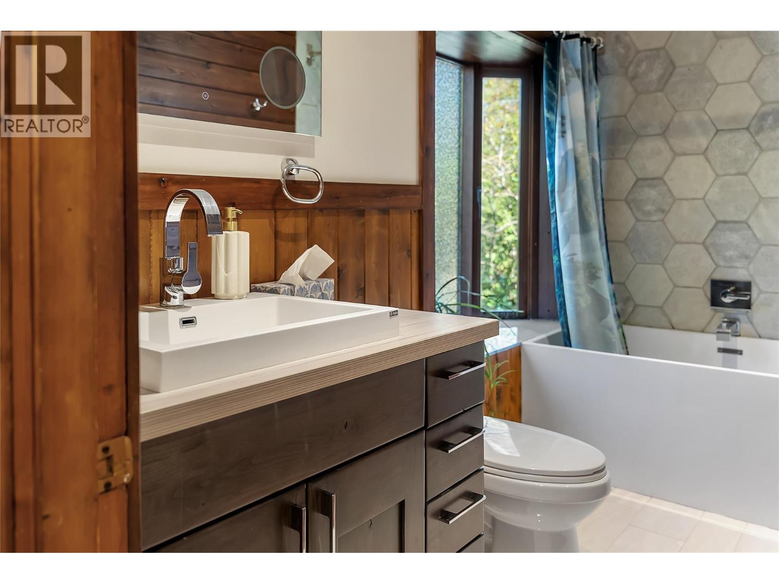 665 Udell Road, Vernon, British Columbia  V1H 2E3 - Photo 35 - 10401714
