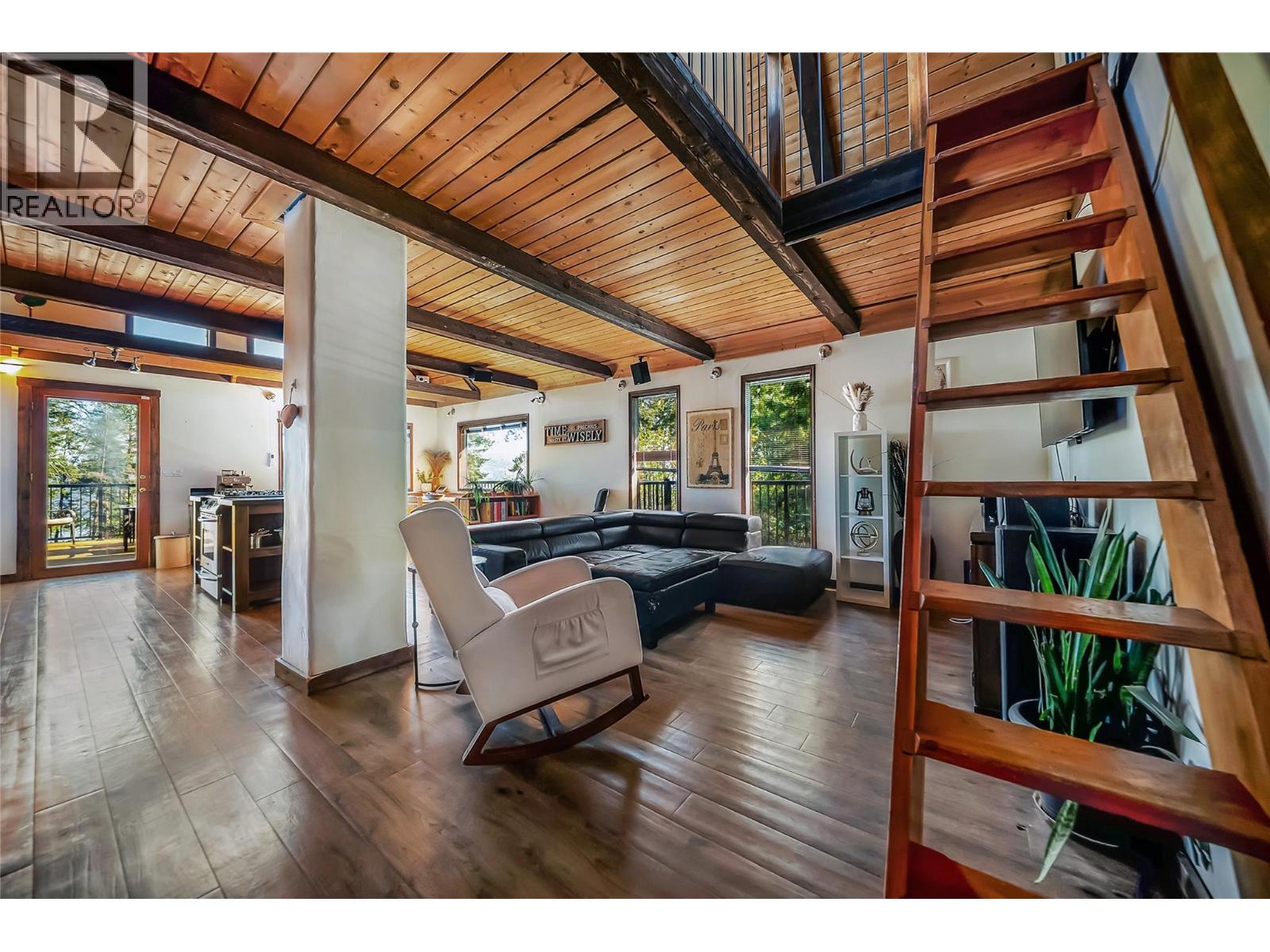 665 Udell Road, Vernon, British Columbia  V1H 2E3 - Photo 4 - 10401714