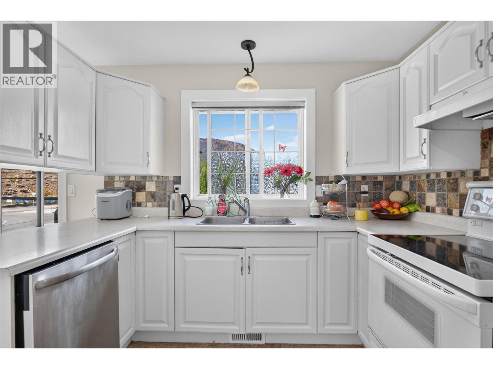 2471 Asquith Court, West Kelowna, British Columbia  V4T 2A0 - Photo 6 - 10401531