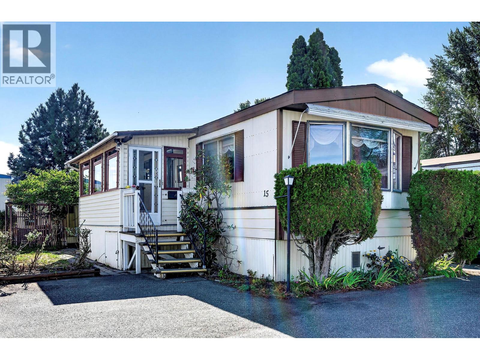 15 Mars Drive, Kamloops, British Columbia  V2B 1B3 - Photo 1 - 10401642