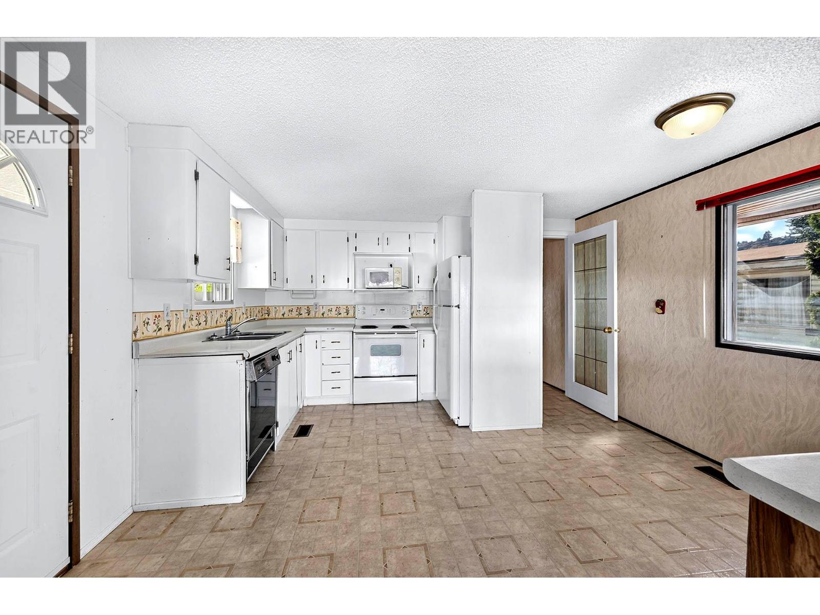 15 Mars Drive, Kamloops, British Columbia  V2B 1B3 - Photo 11 - 10401642