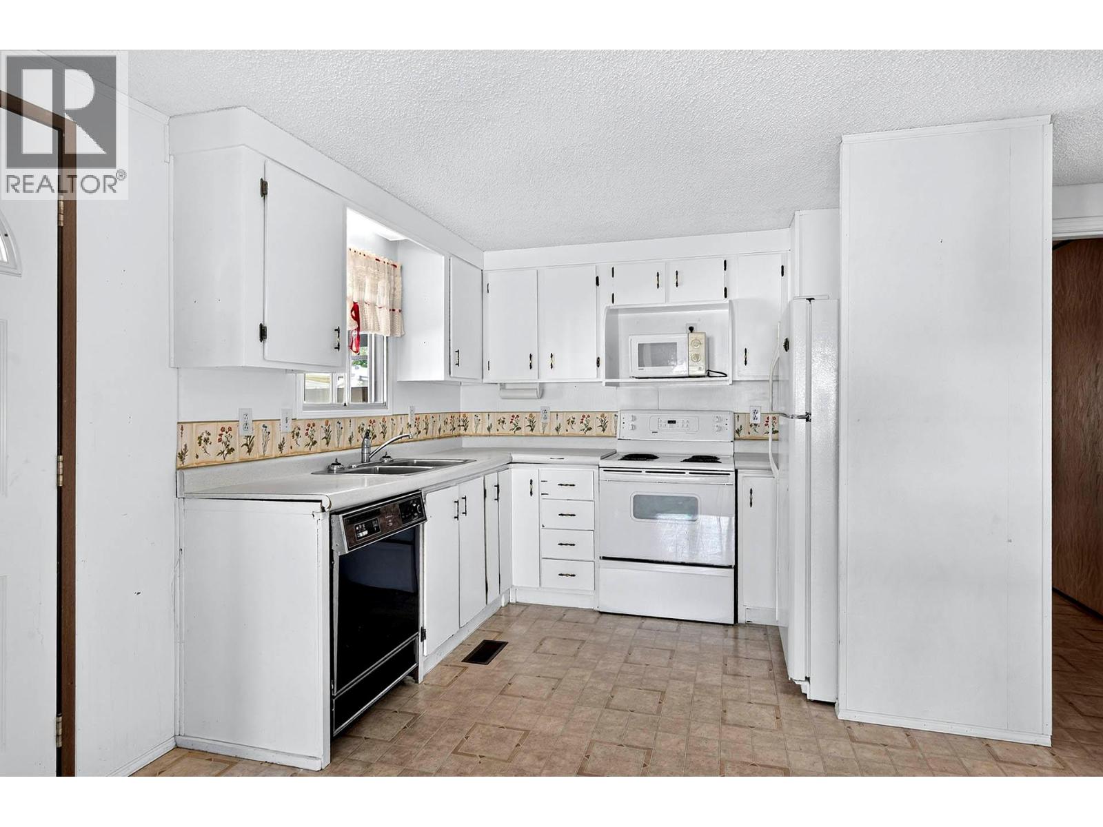 15 Mars Drive, Kamloops, British Columbia  V2B 1B3 - Photo 12 - 10401642