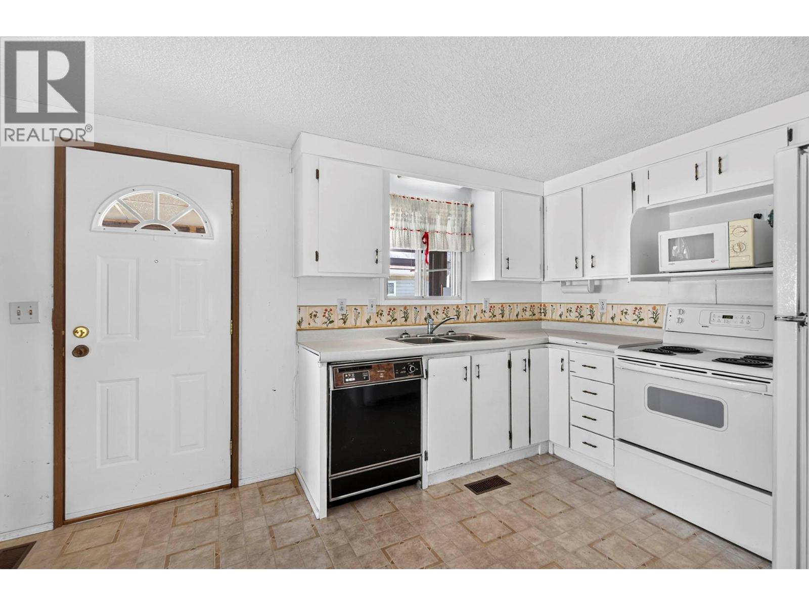 15 Mars Drive, Kamloops, British Columbia  V2B 1B3 - Photo 13 - 10401642