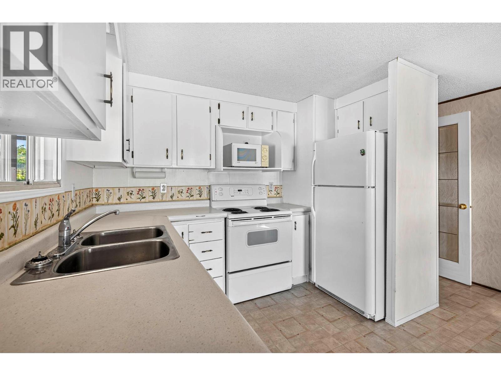 15 Mars Drive, Kamloops, British Columbia  V2B 1B3 - Photo 14 - 10401642
