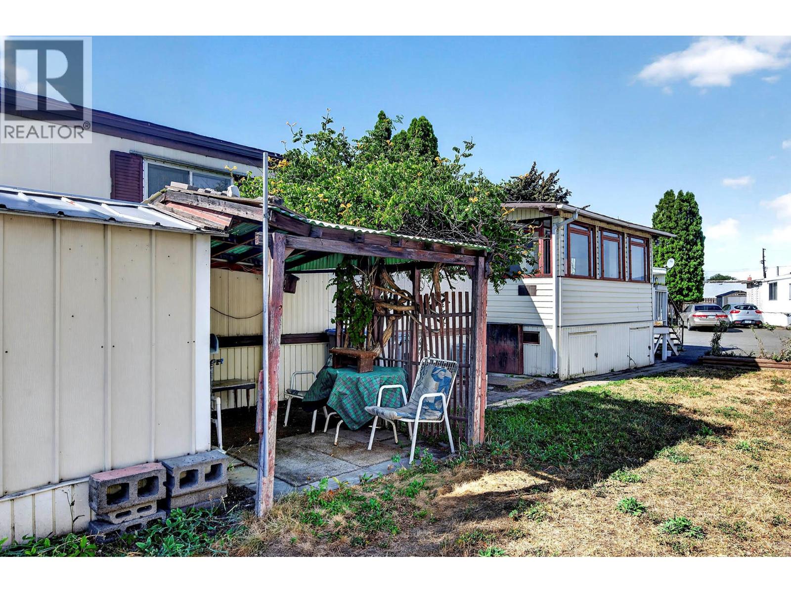 15 Mars Drive, Kamloops, British Columbia  V2B 1B3 - Photo 36 - 10401642