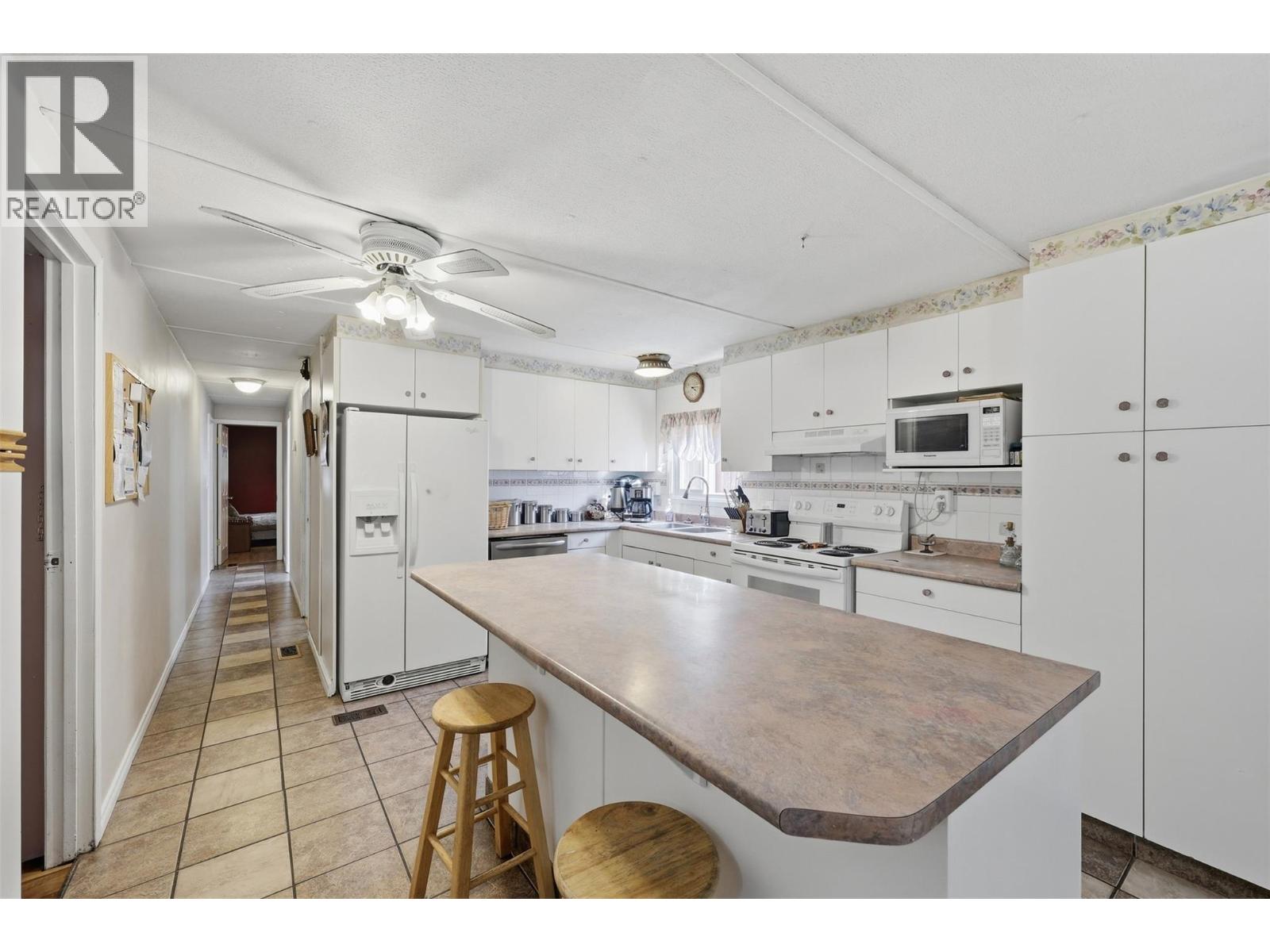 749 Klahanie Drive, Kamloops, British Columbia  V2C 5R1 - Photo 10 - 10401762