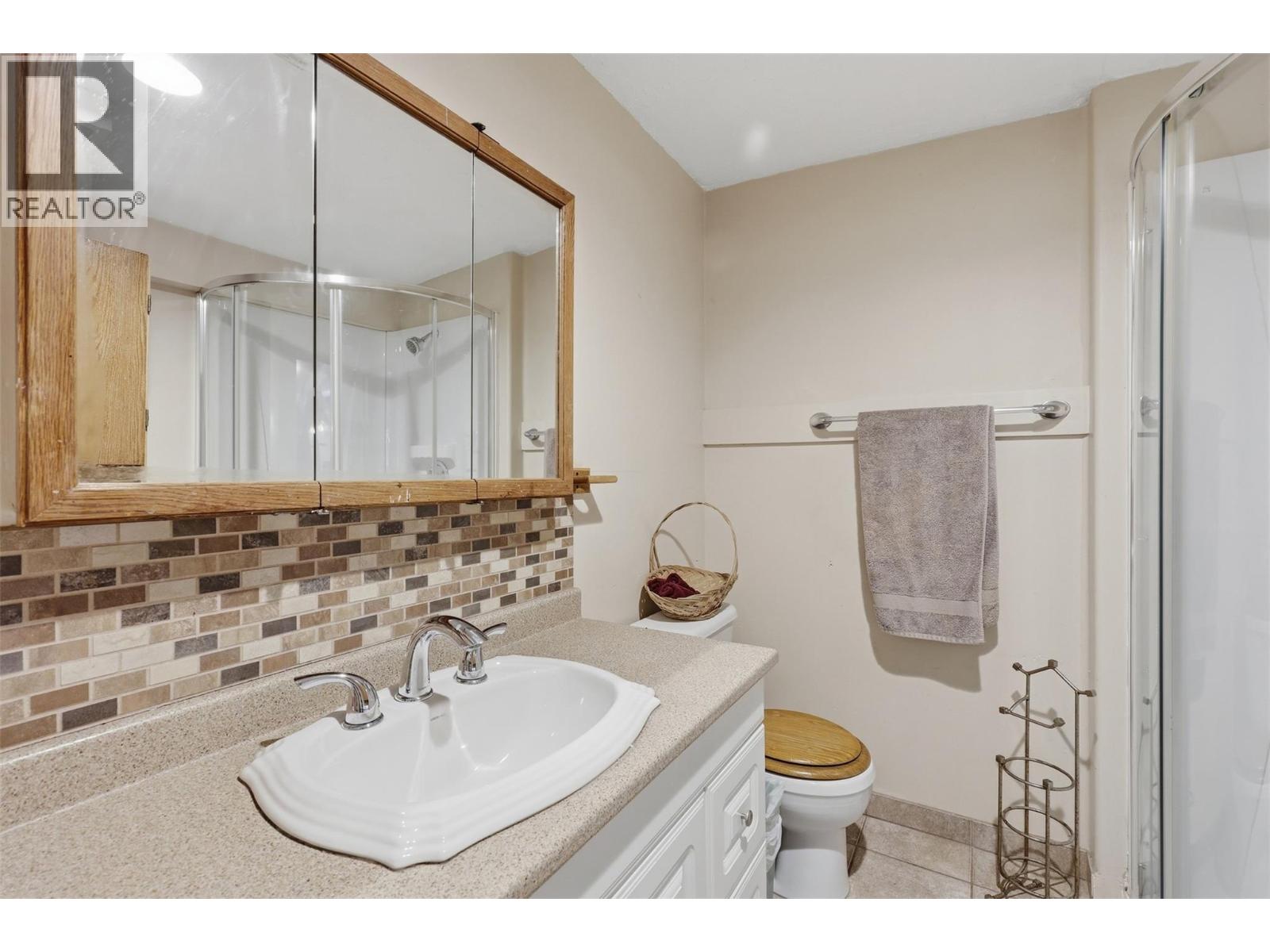 749 Klahanie Drive, Kamloops, British Columbia  V2C 5R1 - Photo 18 - 10401762