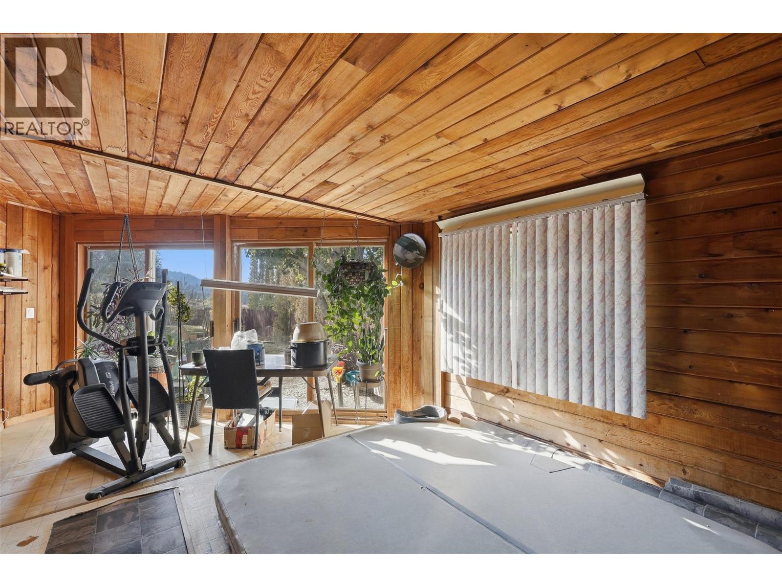 749 Klahanie Drive, Kamloops, British Columbia  V2C 5R1 - Photo 19 - 10401762