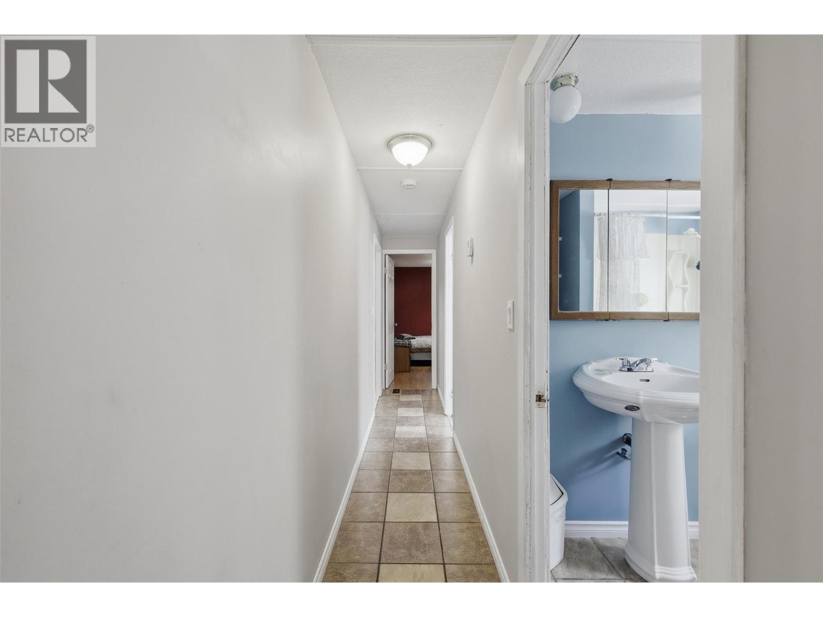 749 Klahanie Drive, Kamloops, British Columbia  V2C 5R1 - Photo 25 - 10401762