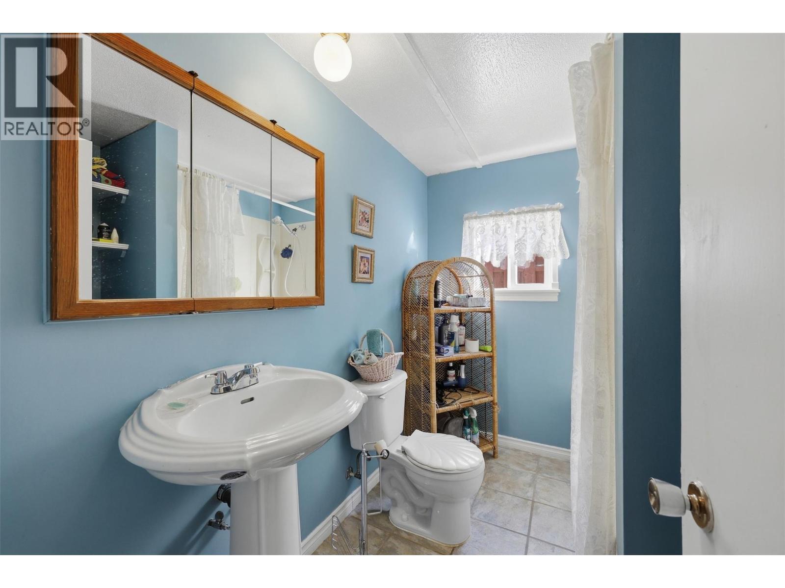 749 Klahanie Drive, Kamloops, British Columbia  V2C 5R1 - Photo 28 - 10401762