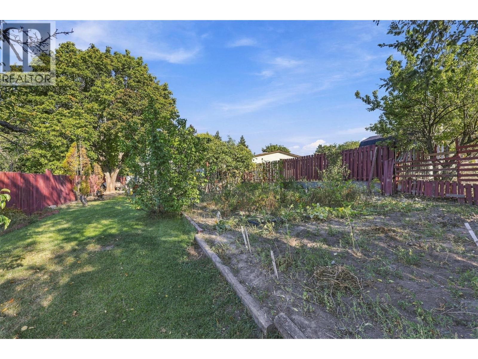 749 Klahanie Drive, Kamloops, British Columbia  V2C 5R1 - Photo 35 - 10401762
