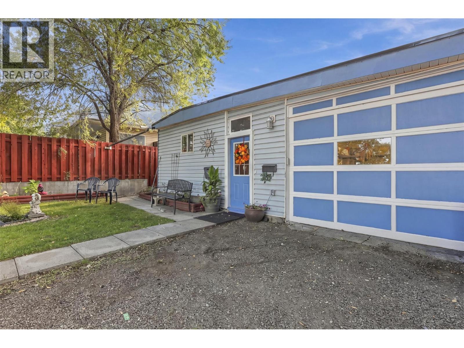 749 Klahanie Drive, Kamloops, British Columbia  V2C 5R1 - Photo 4 - 10401762
