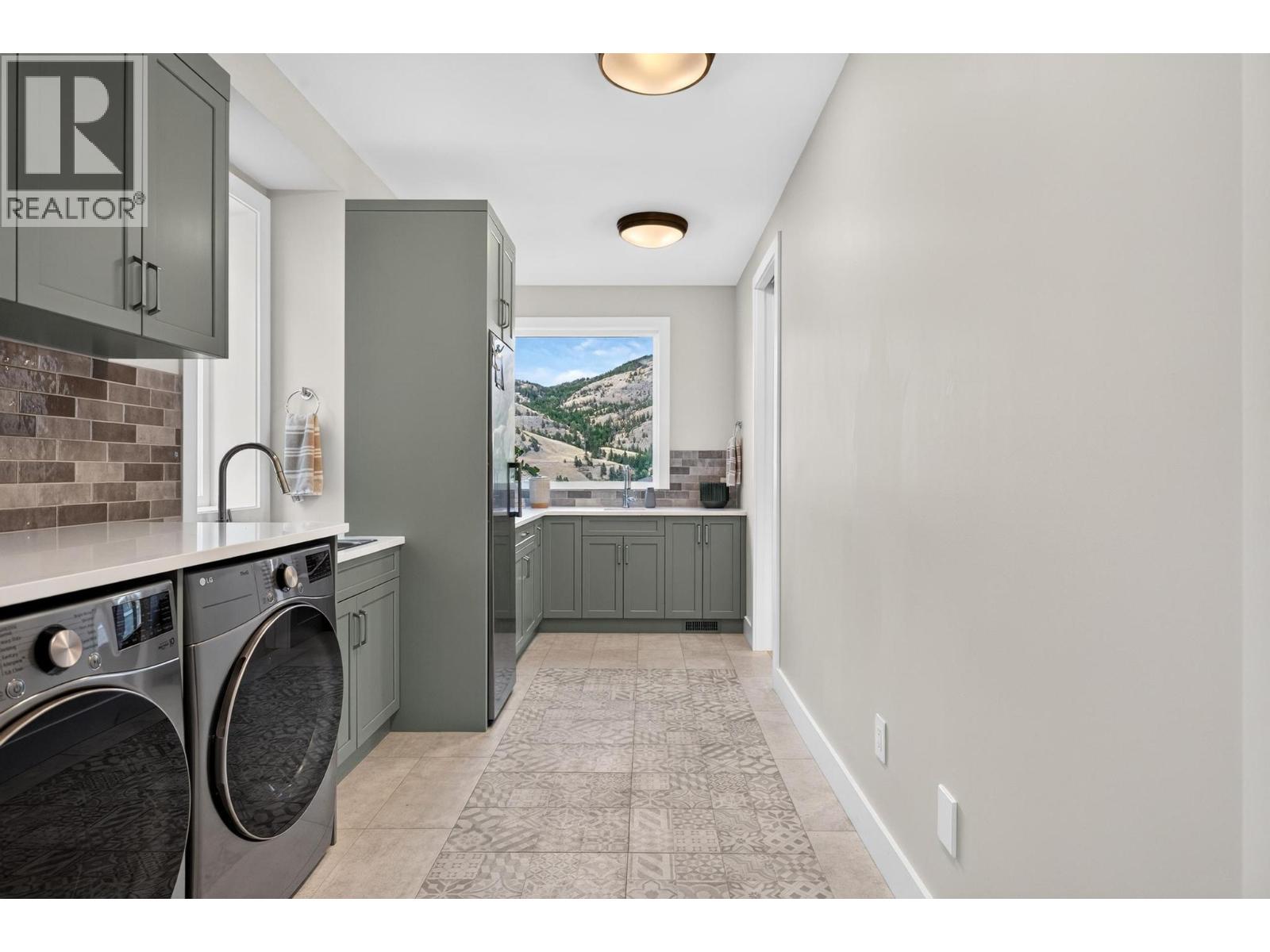 887 Loseth Drive, Kelowna, British Columbia  V1P 0A8 - Photo 11 - 10401719