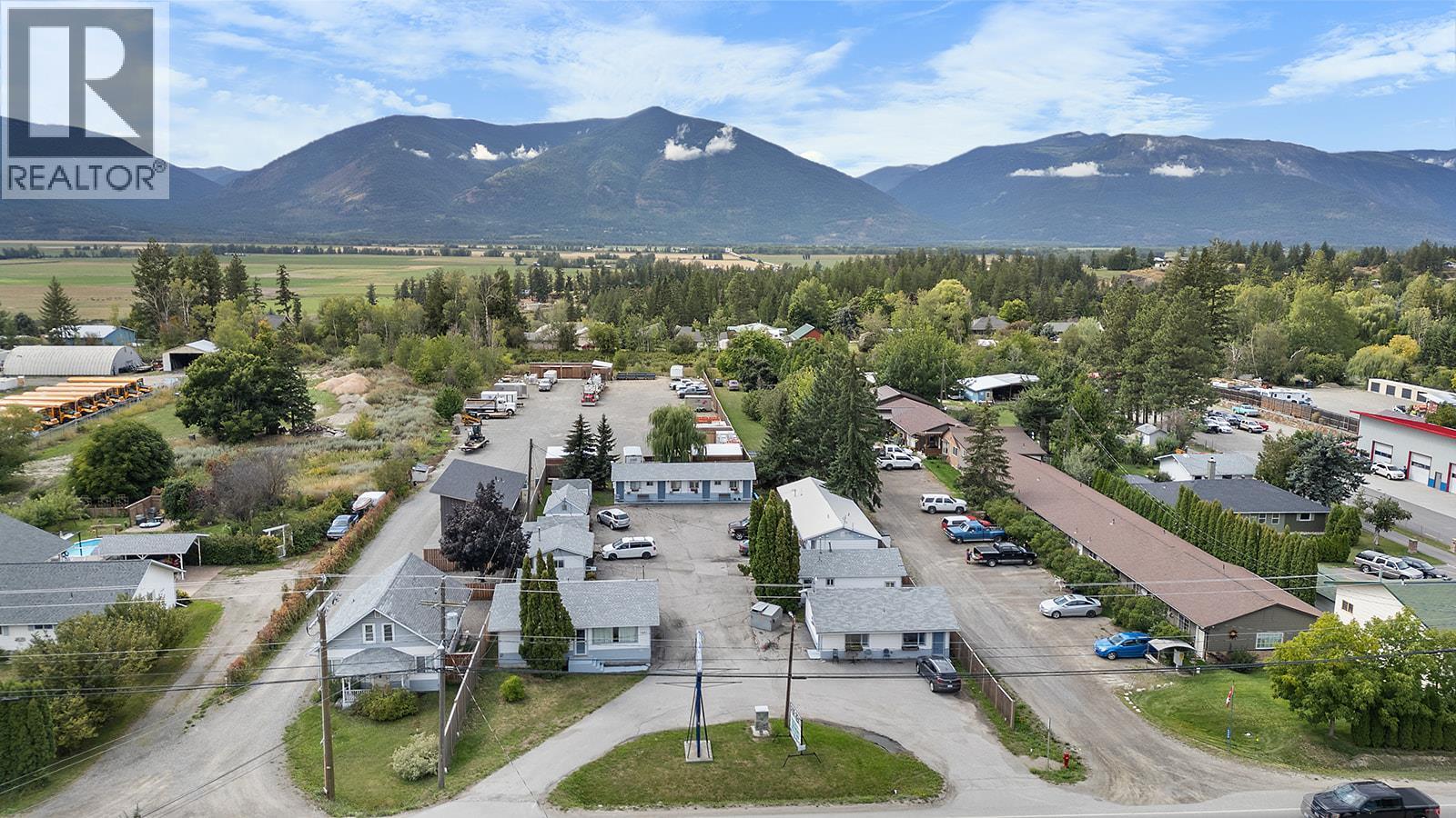 1441 Northwest Boulevard, Creston, British Columbia  V0B 1G6 - Photo 2 - 10401431