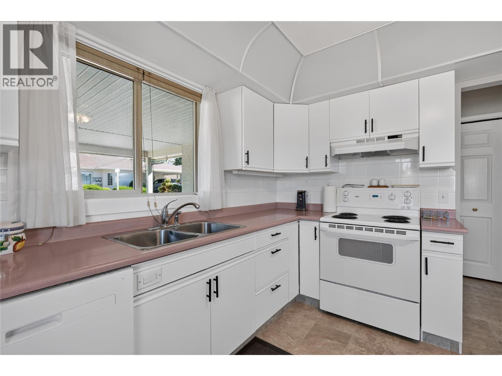 2200 40 Avenue Unit# 3, Vernon, British Columbia  V1T 8Z9 - Photo 8 - 10401390