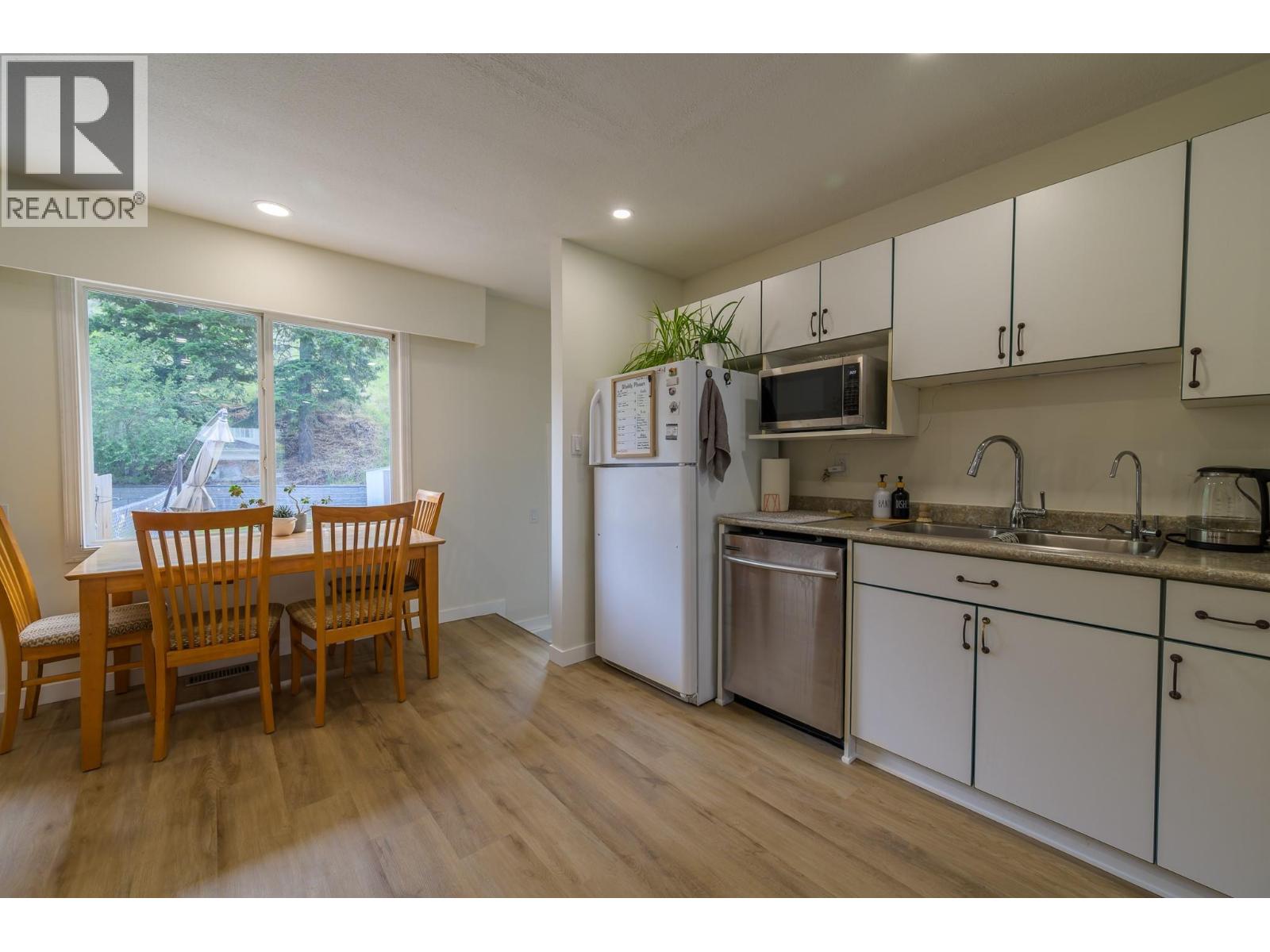 2257/2259 Valleyview Drive, Kamloops, British Columbia  V2C 4C8 - Photo 15 - 10401715