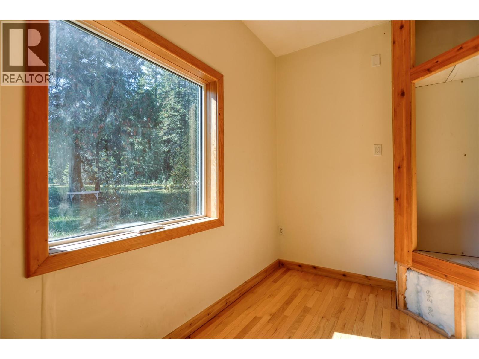 113 Wesco Road, Ymir, British Columbia  V0G 2K0 - Photo 28 - 10401678