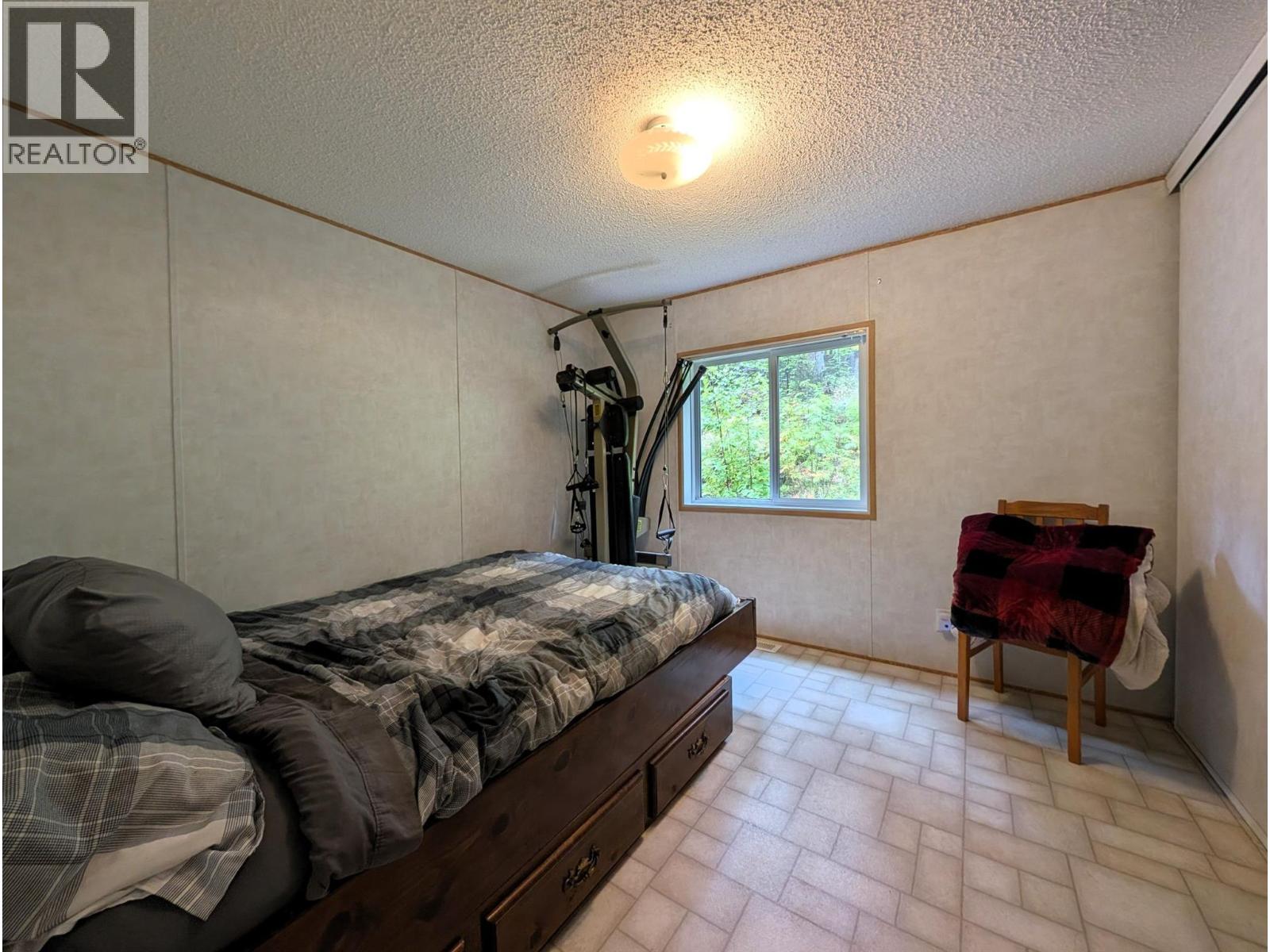 5745 Gun Lake Road W, Gold Bridge, British Columbia  V0K 1P0 - Photo 10 - 10401528