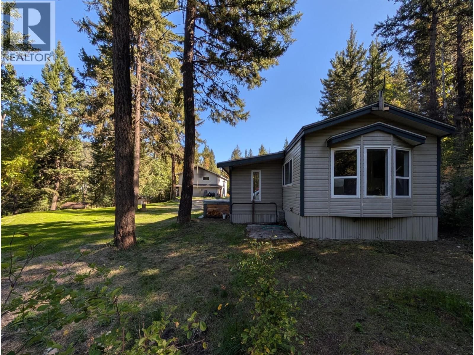 5745 Gun Lake Road W, Gold Bridge, British Columbia  V0K 1P0 - Photo 13 - 10401528