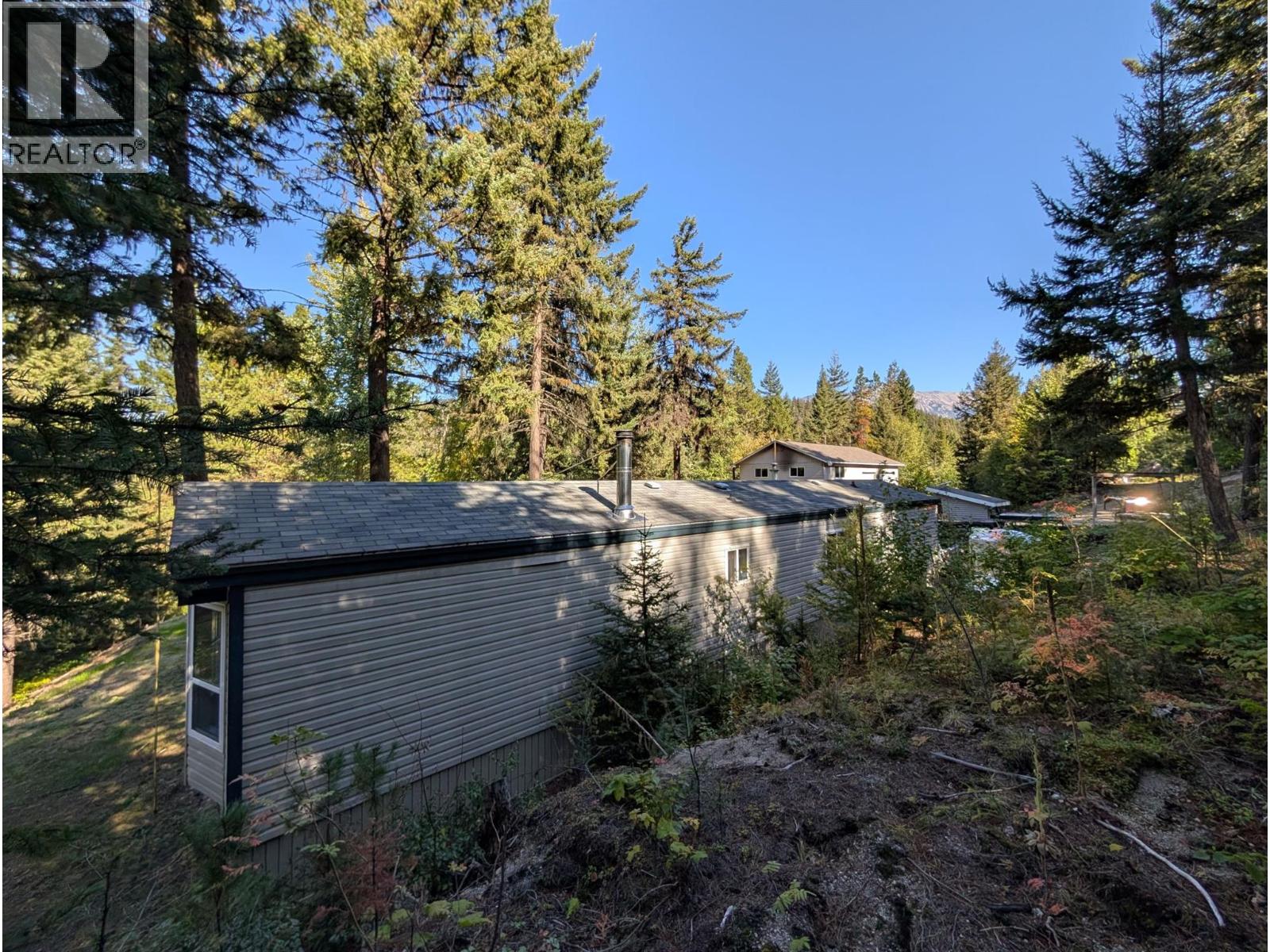5745 Gun Lake Road W, Gold Bridge, British Columbia  V0K 1P0 - Photo 14 - 10401528