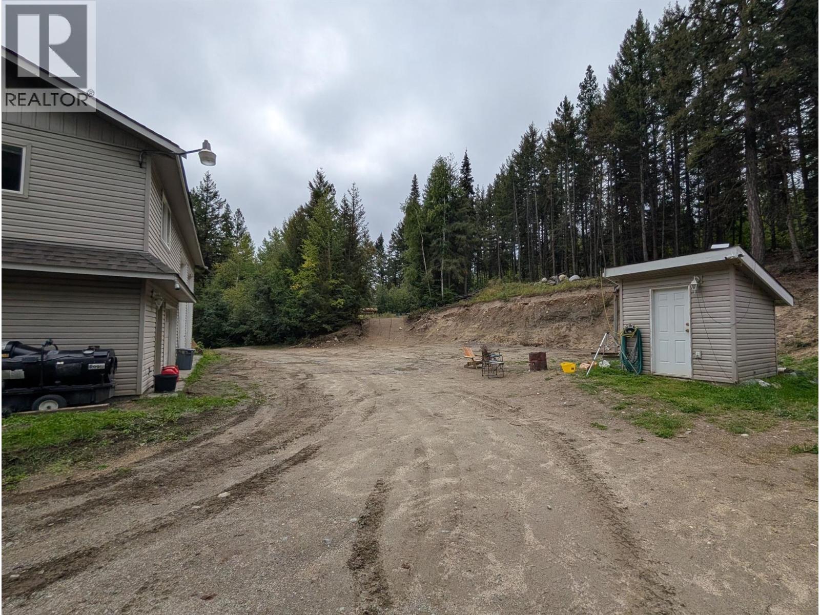 5745 Gun Lake Road W, Gold Bridge, British Columbia  V0K 1P0 - Photo 5 - 10401528