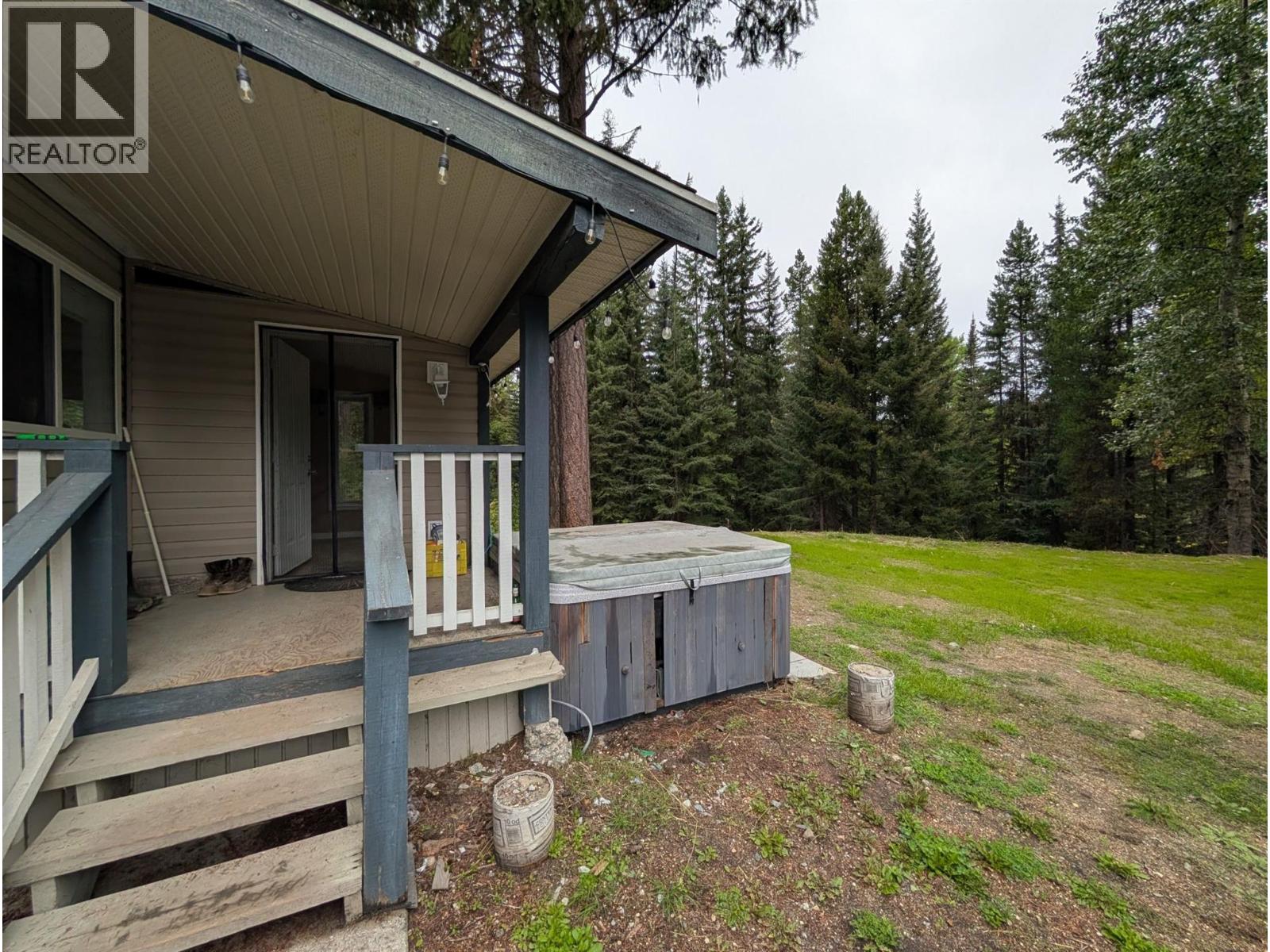 5745 Gun Lake Road W, Gold Bridge, British Columbia  V0K 1P0 - Photo 7 - 10401528