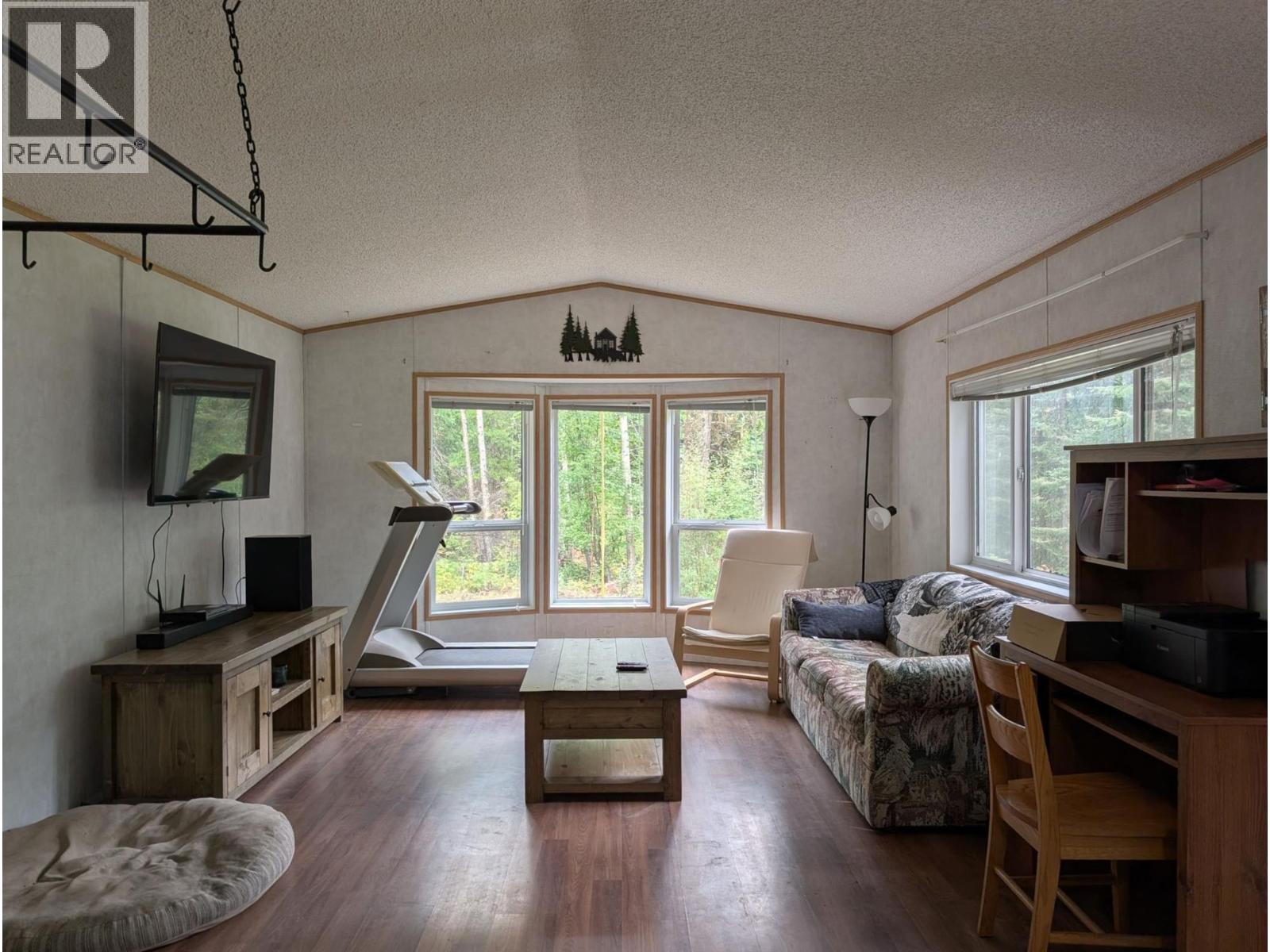 5745 Gun Lake Road W, Gold Bridge, British Columbia  V0K 1P0 - Photo 8 - 10401528