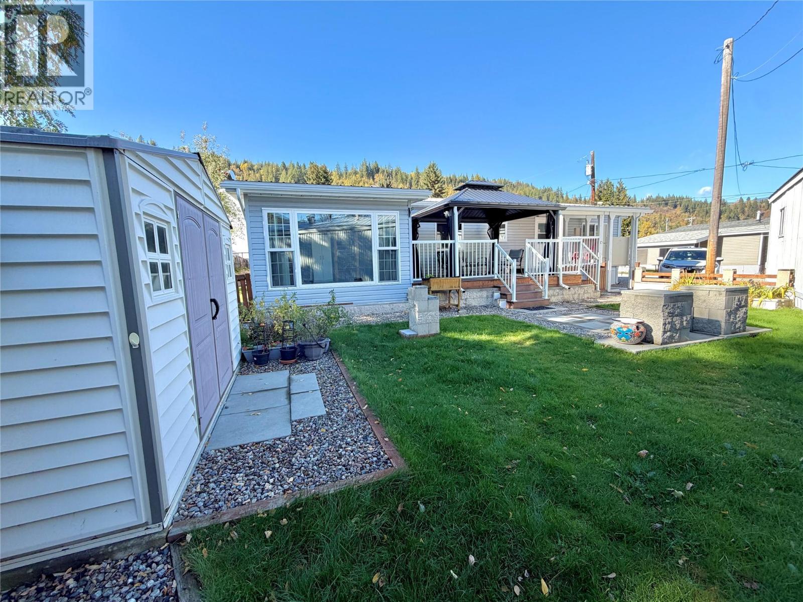 1601 Columbia Avenue Unit# 17, Castlegar, British Columbia  V1N 1J1 - Photo 1 - 10401447