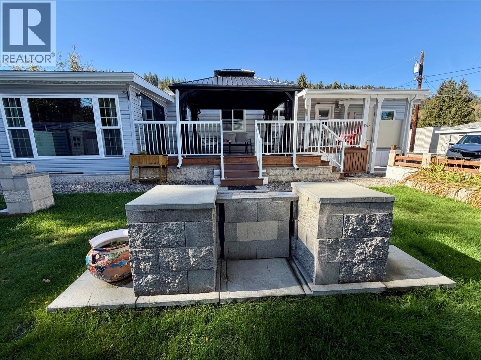 1601 Columbia Avenue Unit# 17, Castlegar, British Columbia  V1N 1J1 - Photo 2 - 10401447