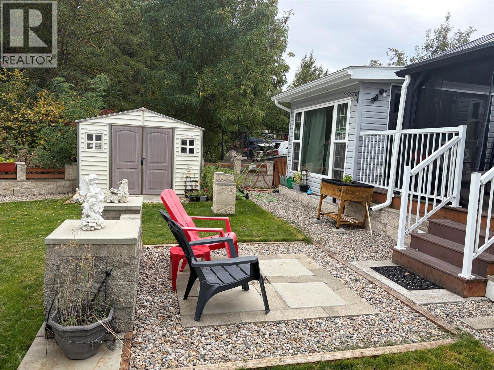 1601 Columbia Avenue Unit# 17, Castlegar, British Columbia  V1N 1J1 - Photo 3 - 10401447