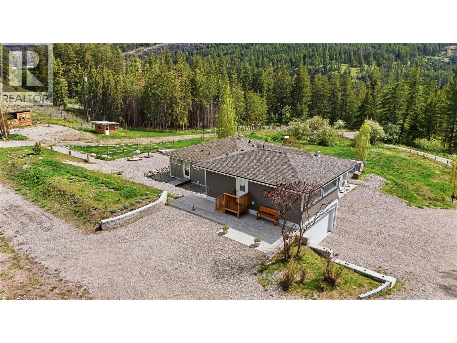 746 Mcmurray Road, Kaleden, British Columbia  V0H 1K0 - Photo 2 - 10401247