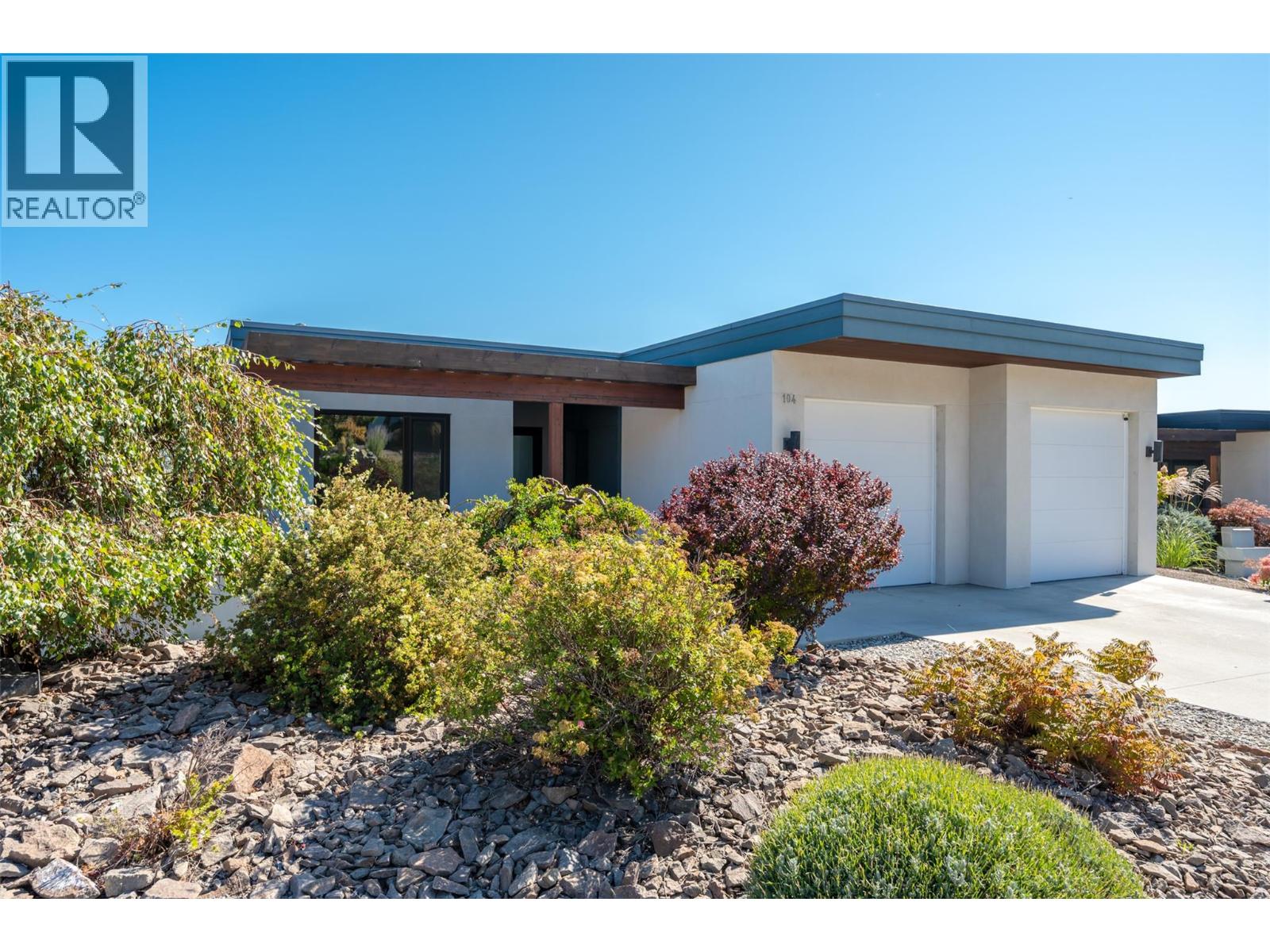 104 View Way, Penticton, British Columbia  V2A 0A6 - Photo 2 - 10401453