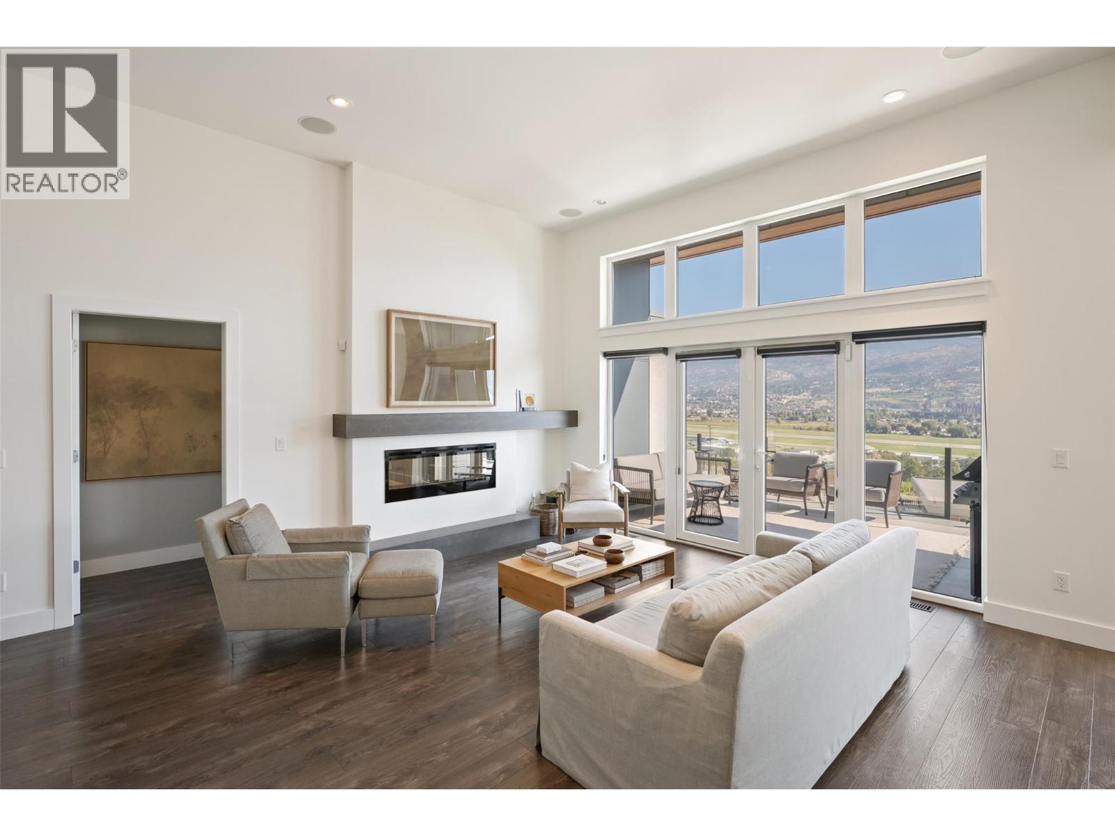 104 View Way, Penticton, British Columbia  V2A 0A6 - Photo 3 - 10401453