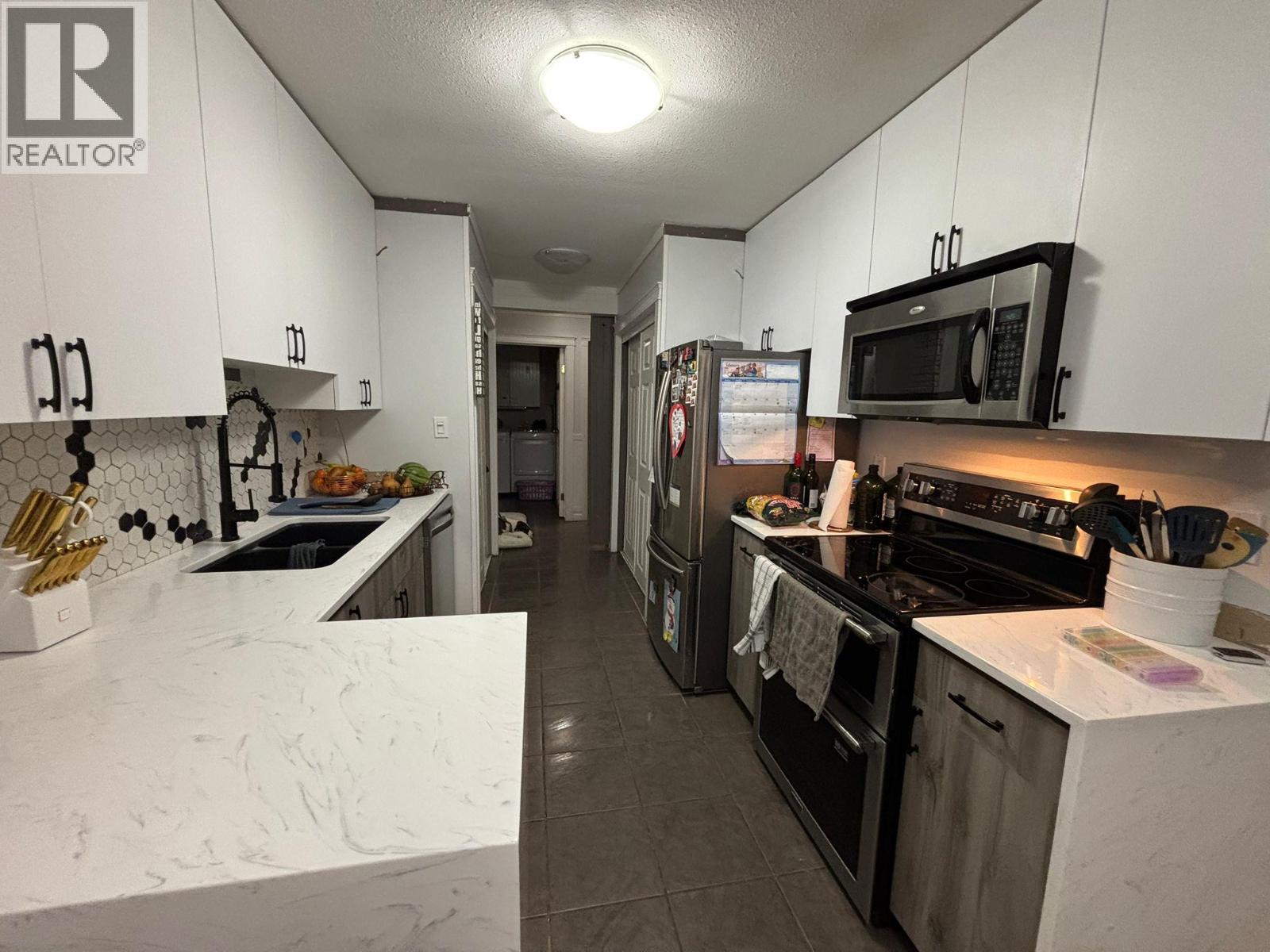 3854 Gordon Drive Unit# 190, Kelowna, British Columbia  V1W 3G4 - Photo 3 - 10401614