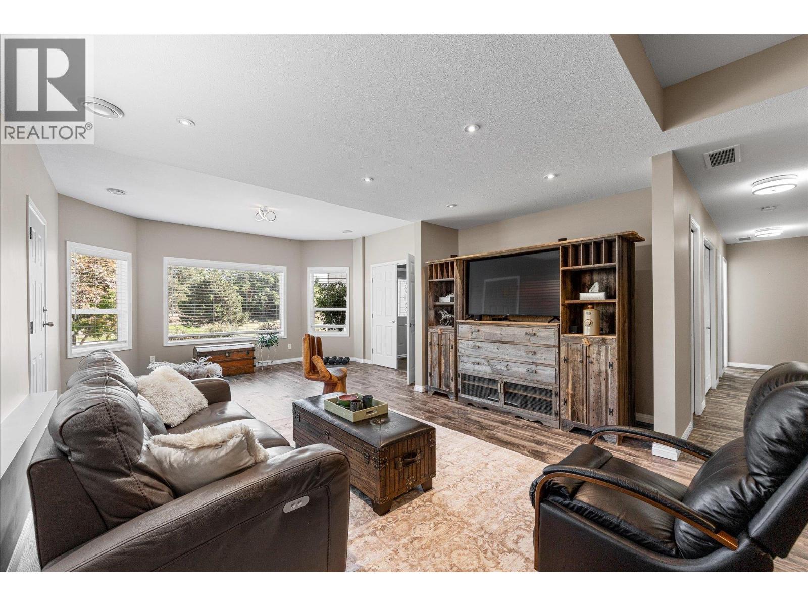 5827 Victoria Street, Peachland, British Columbia  V0H 1X4 - Photo 34 - 10401690
