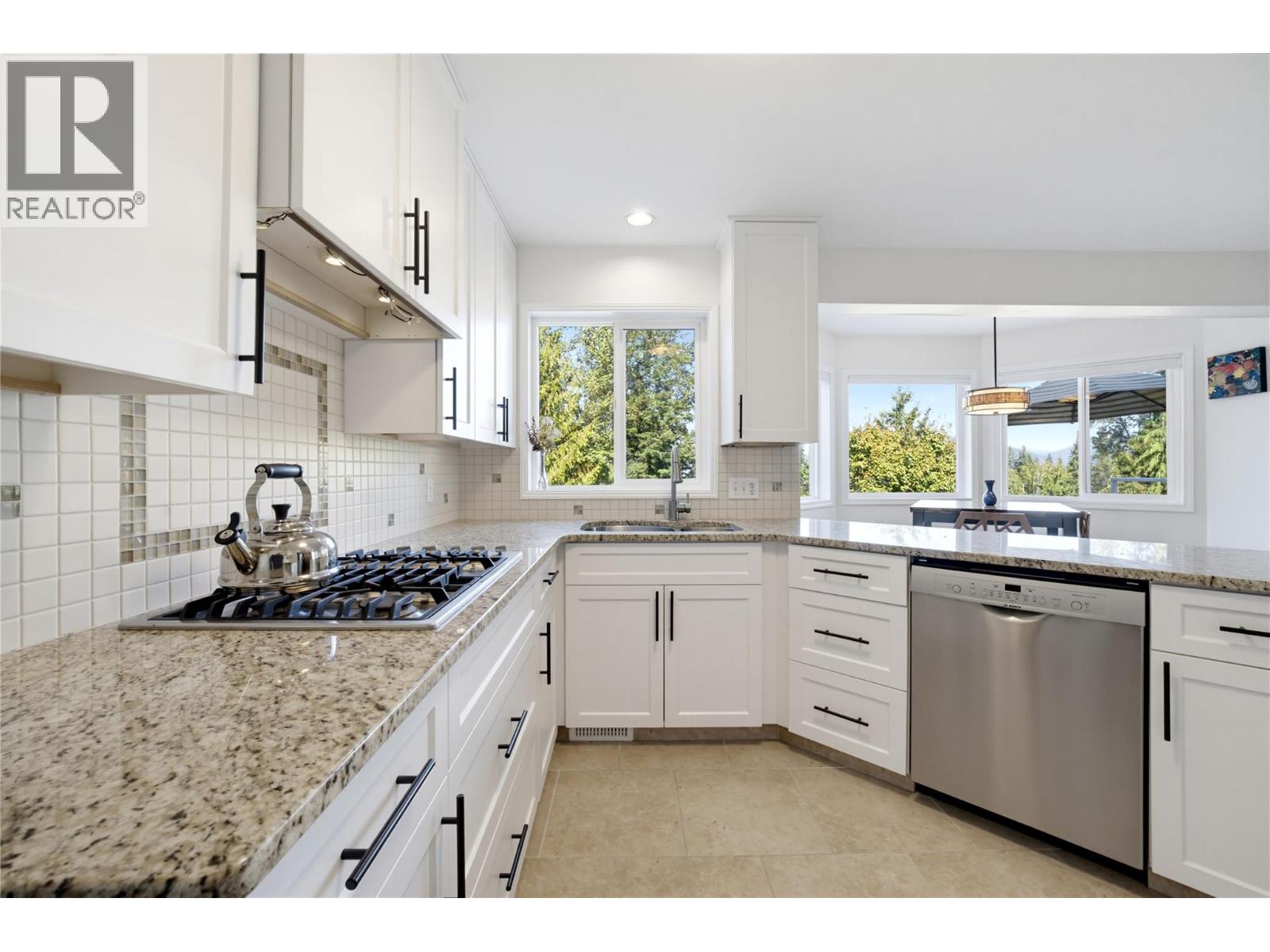 1681 18 Avenue Se, Salmon Arm, British Columbia  V1E 2M9 - Photo 11 - 10401751
