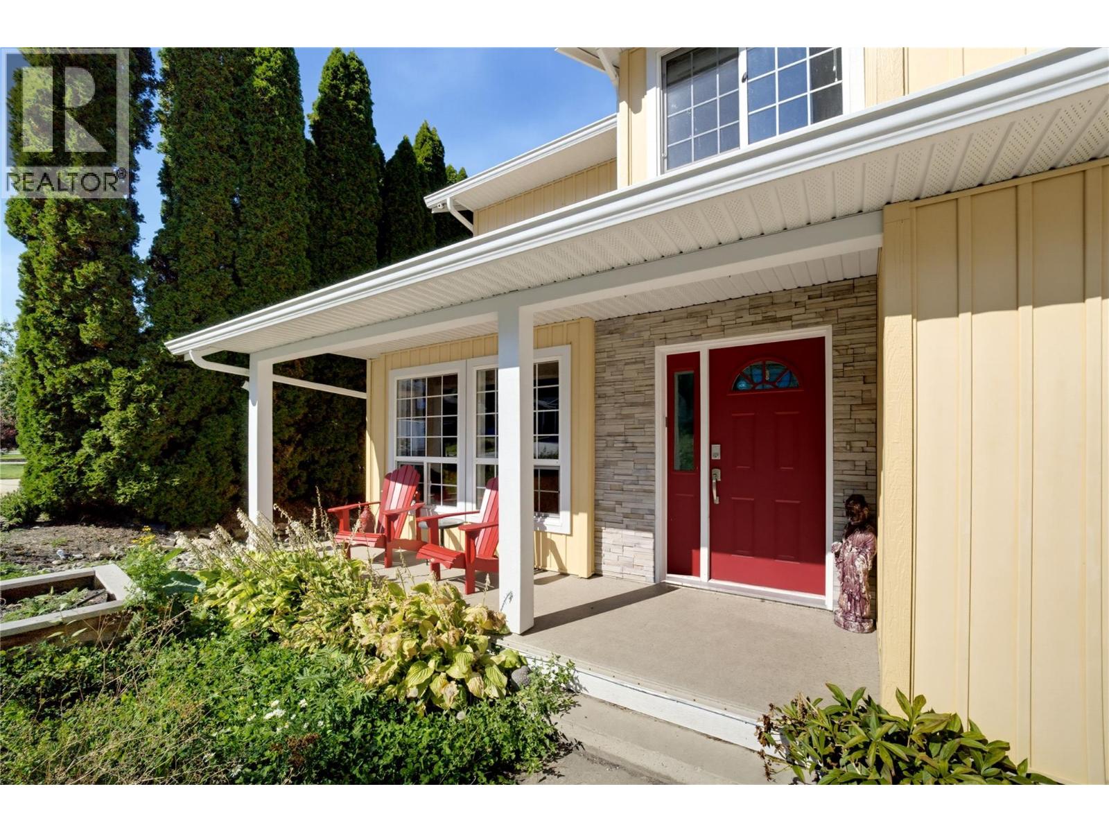 1681 18 Avenue Se, Salmon Arm, British Columbia  V1E 2M9 - Photo 2 - 10401751