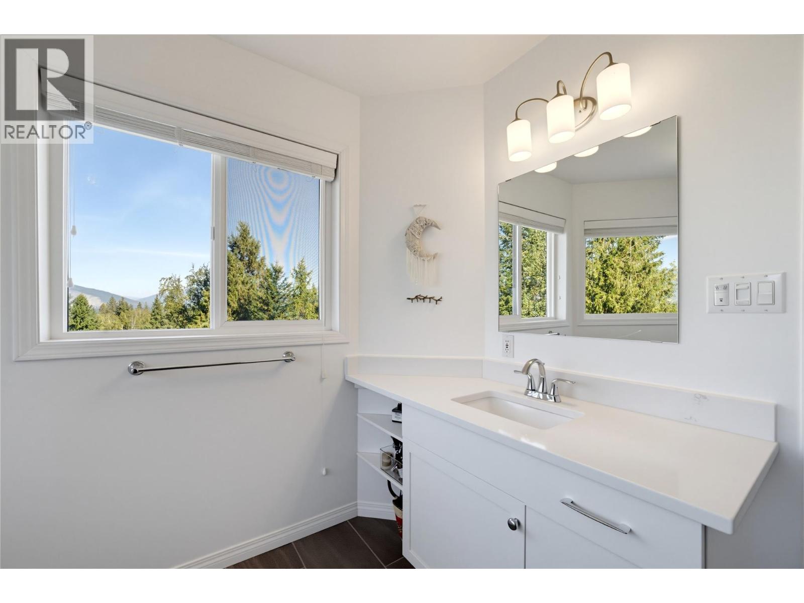 1681 18 Avenue Se, Salmon Arm, British Columbia  V1E 2M9 - Photo 32 - 10401751