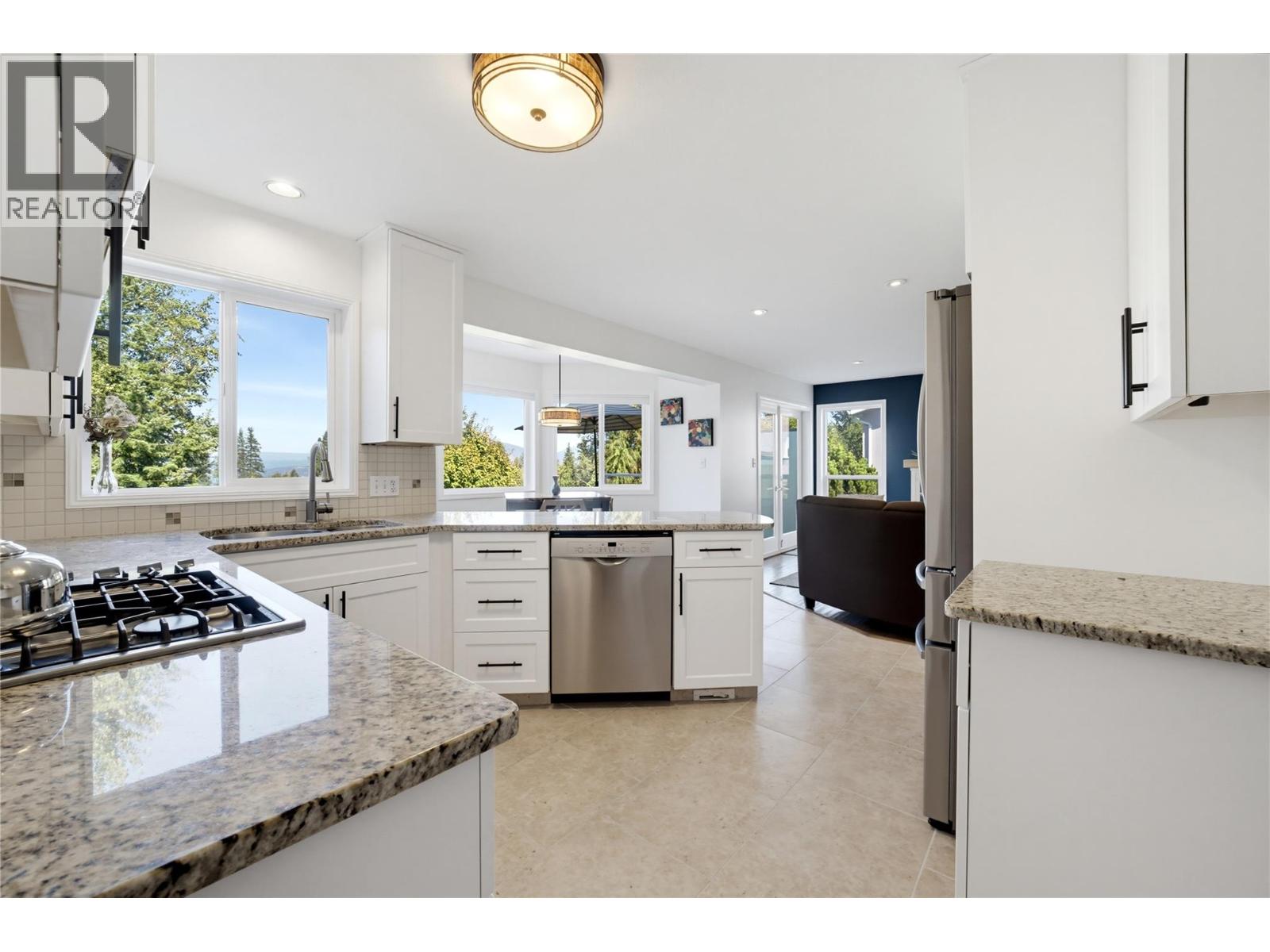 1681 18 Avenue Se, Salmon Arm, British Columbia  V1E 2M9 - Photo 9 - 10401751