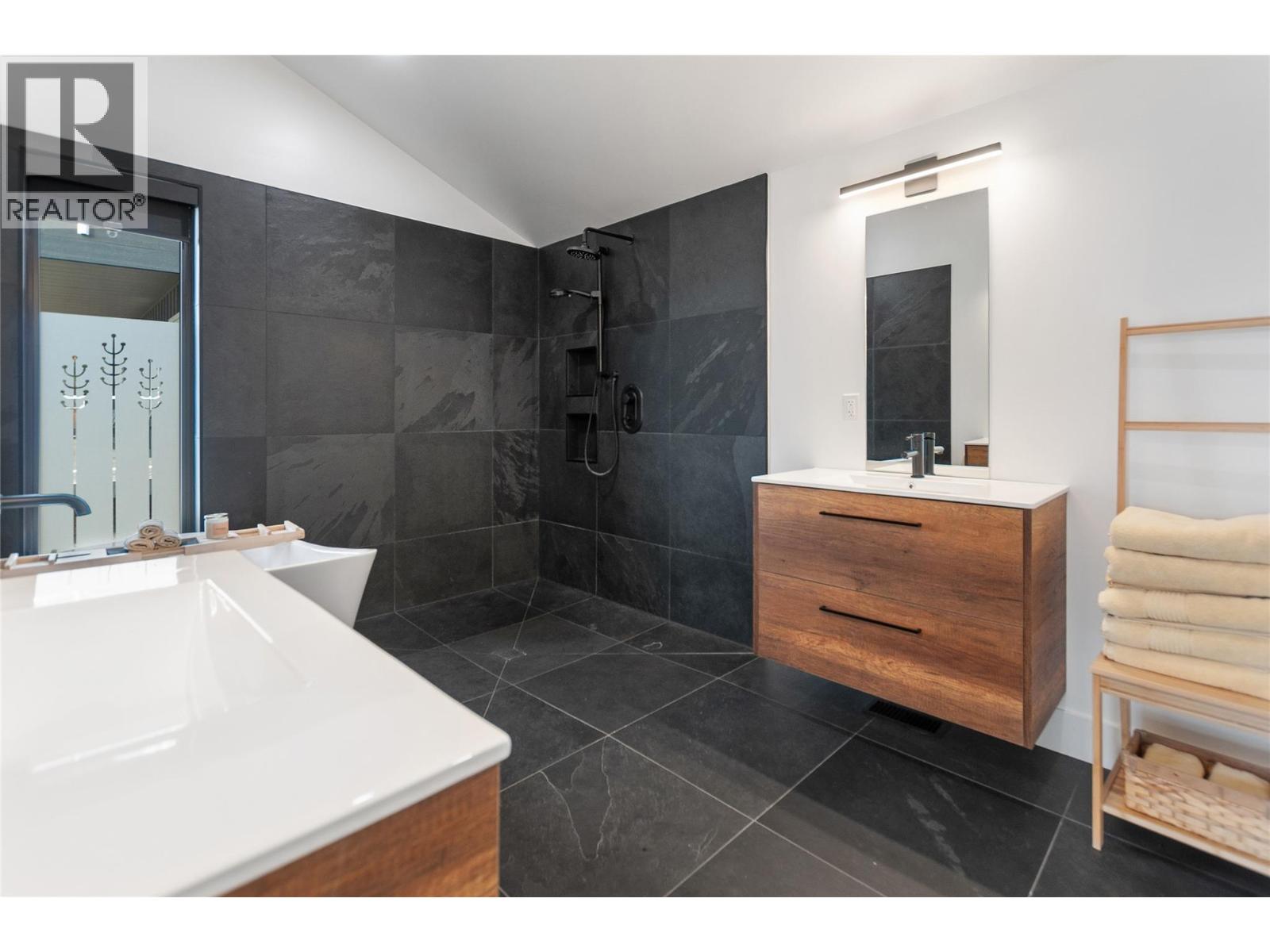2710 Workman Place, Naramata, British Columbia  V0H 1N0 - Photo 18 - 10401712
